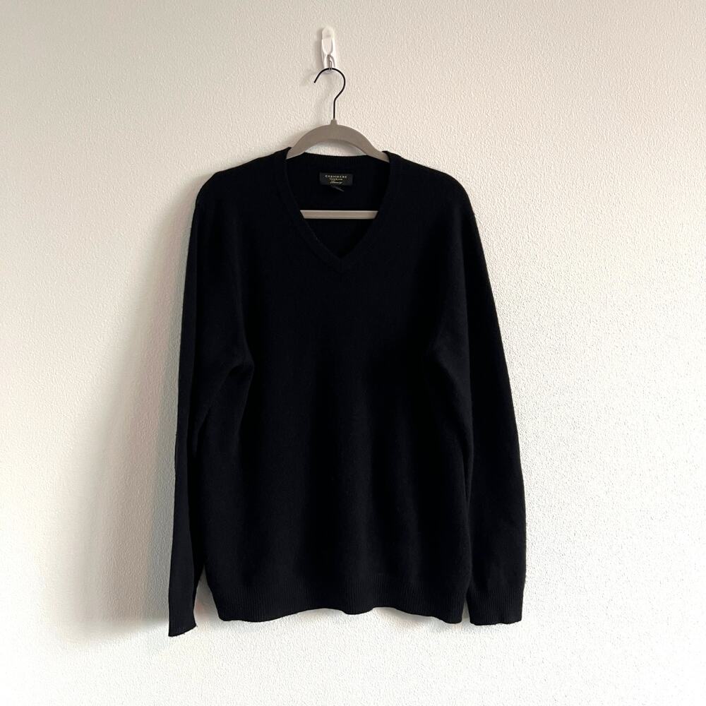 Cashmere Club Room Black V-Neck Sweater M Dark Academia Quiet Luxury Monochrome